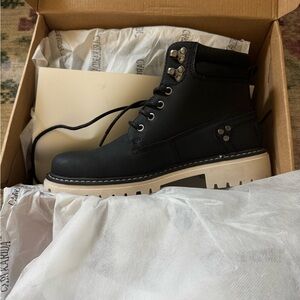 BNWT Black Leather Men's Boots- non slip- work or snow boots